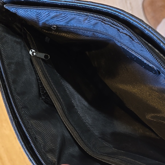 Designer Inspired Stylish Black Textured Shoulder Bag - Picture 12 of 15